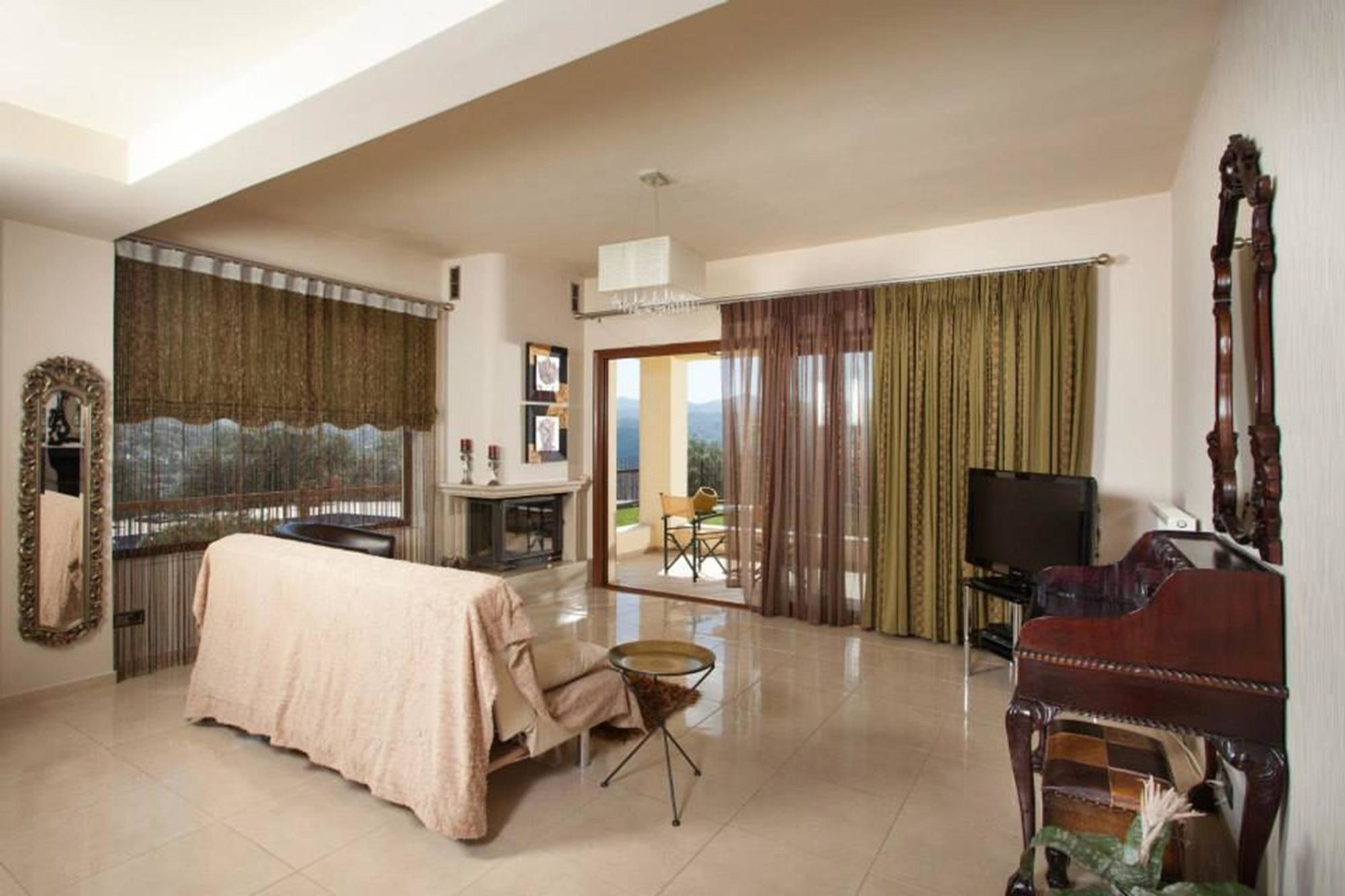 Louloudis Villa Spílion Екстериор снимка